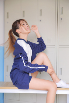 我解开胸罩